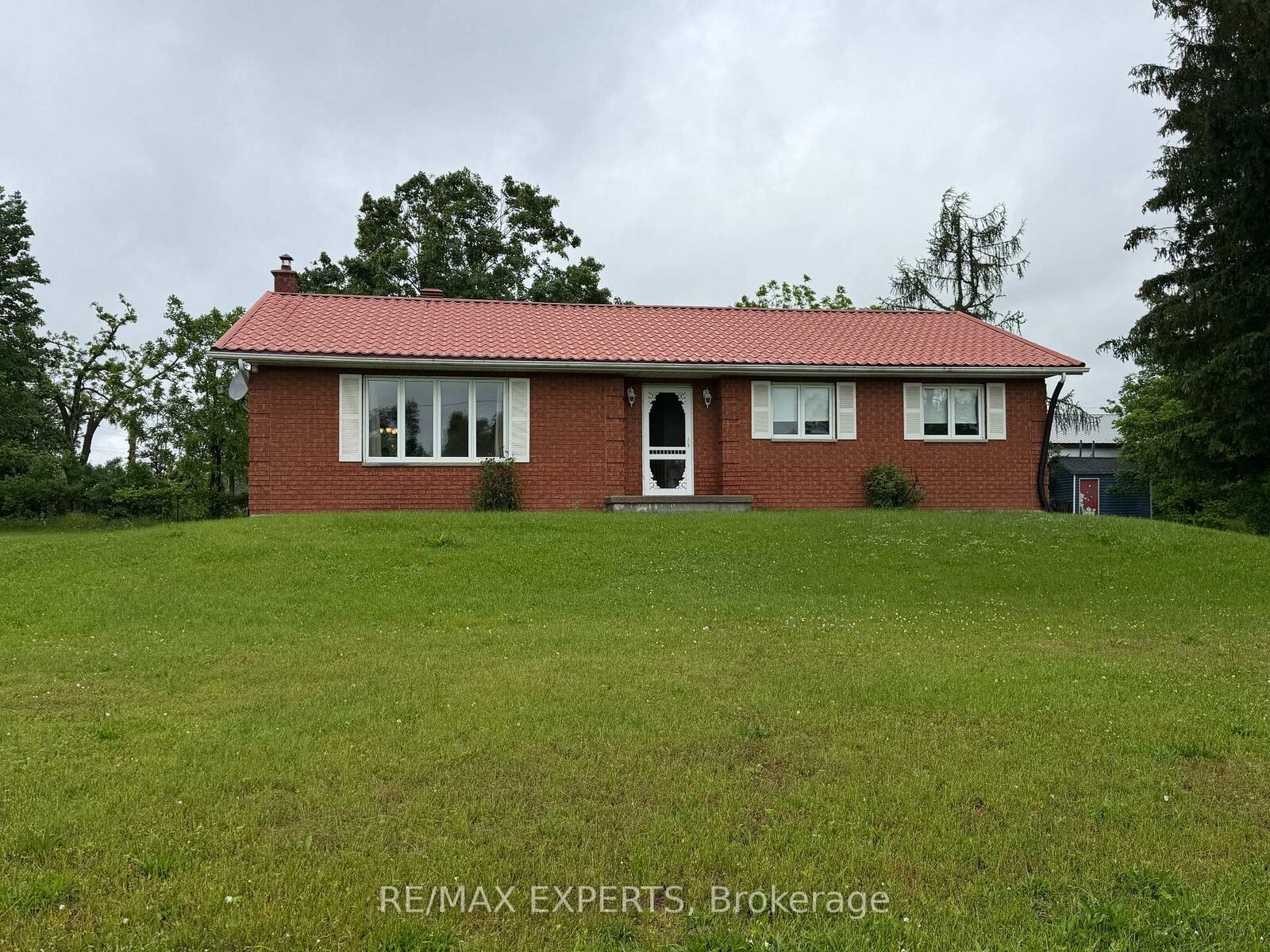 Property Photo: 33 Fifth Line S ON L0L 2E0