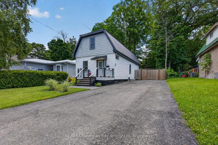 241 Donalda Street — photo 1