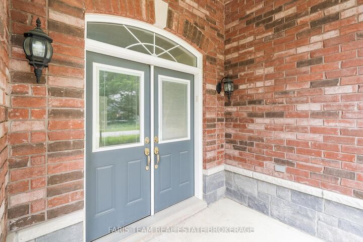 Property Photo: 4 Diamond Valley Drive ON L0L 2E0