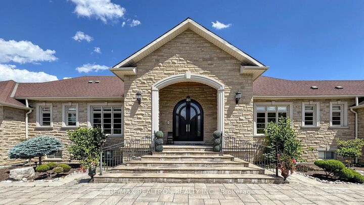 Property Photo:  45 Greenan Road  ON L4A 7X4 