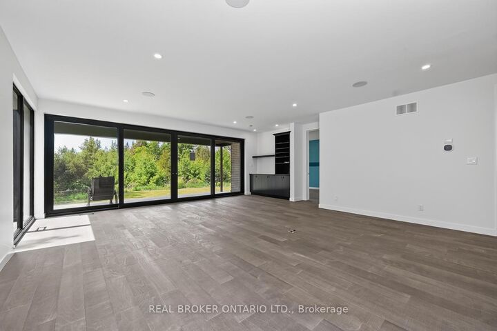 2068 Richmond Road — photo 1