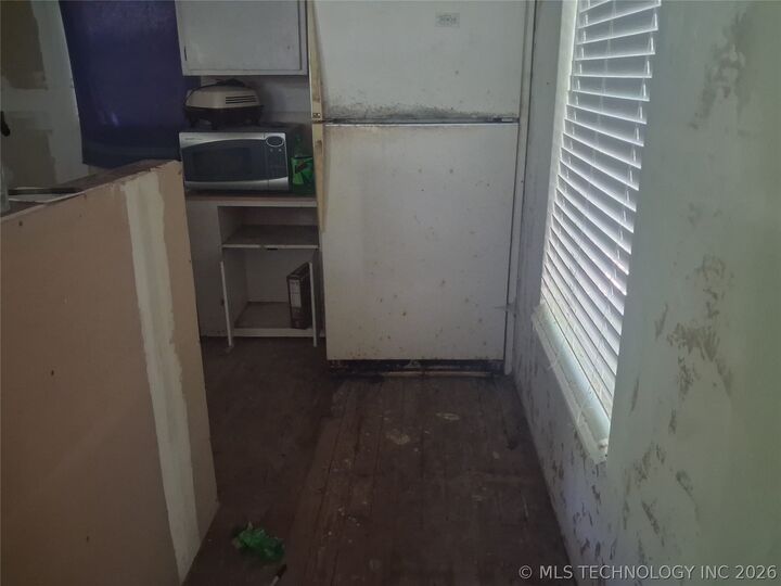 Property Photo:  805 SW 4th Street  OK 73049 