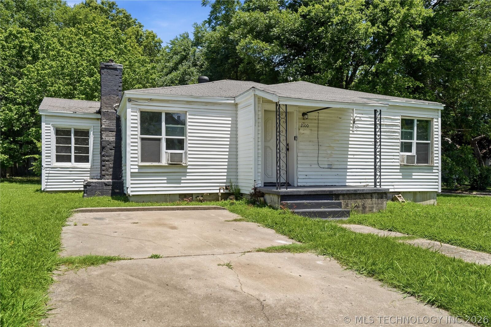 Property Photo:  2100 Garland Street  OK 74401 