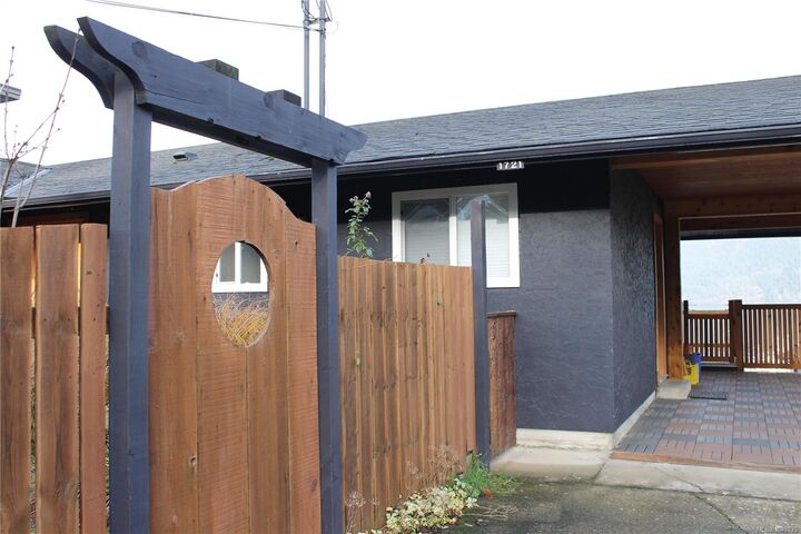Property Photo: 1721 Wilmot Rd BC V0R 1N1