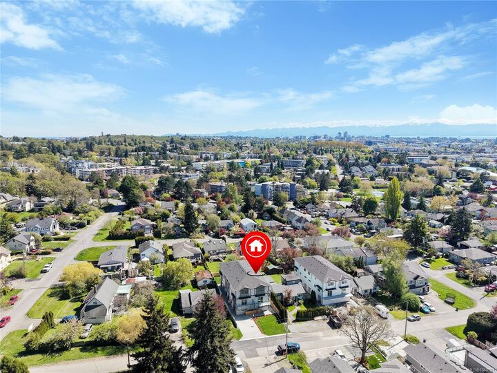 Property Photo: 921 Dale St #1 BC V8X 2V9