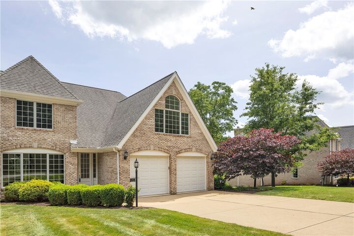 Property Photo:  152 Saint Ives Way  PA 16063 