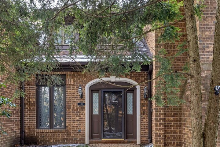 Property Photo:  106 Bristol Sq  PA 15238 