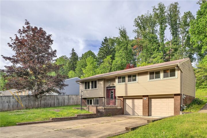 Property Photo: 721 Pine Valley Drive PA 15239