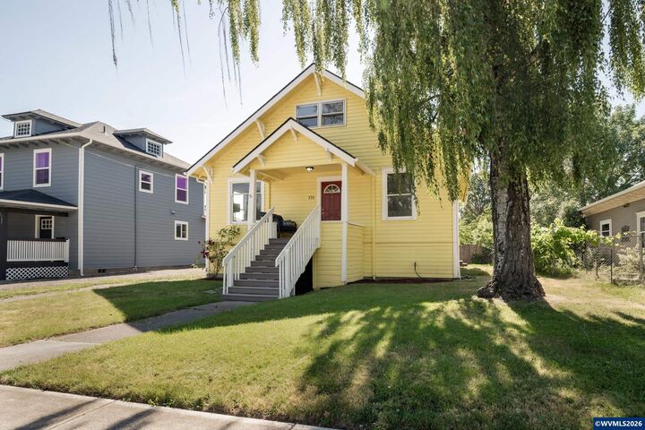 Property Photo:  170 23rd St NE  OR 97301 
