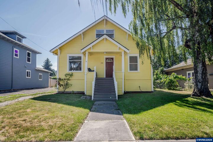 Property Photo: 170 23rd St NE OR 97301