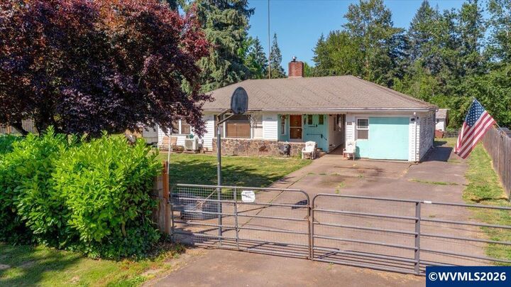 Property Photo: 5945 Lake Labish Rd NE OR 97305