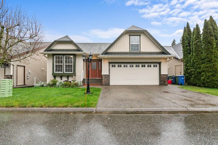 Property Photo: 349 Walnut Avenue 9 BC V0M 1K0