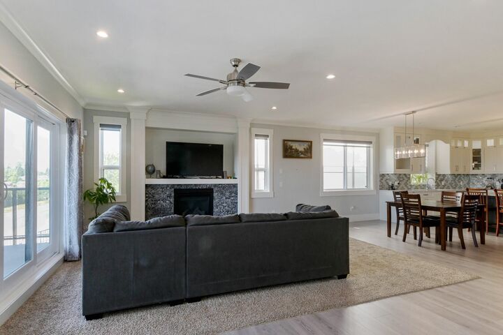 Property Photo: 33797 Knight Avenue BC V2V 7C7