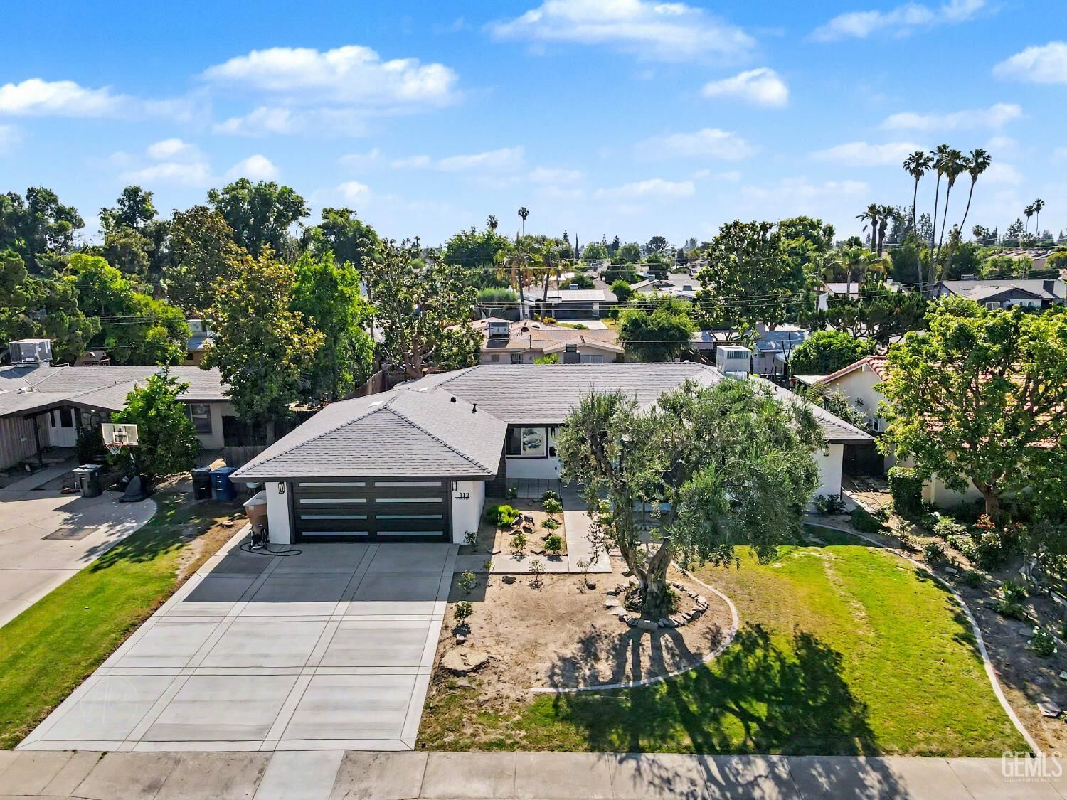 Property Photo: 112 Angell Street CA 93309