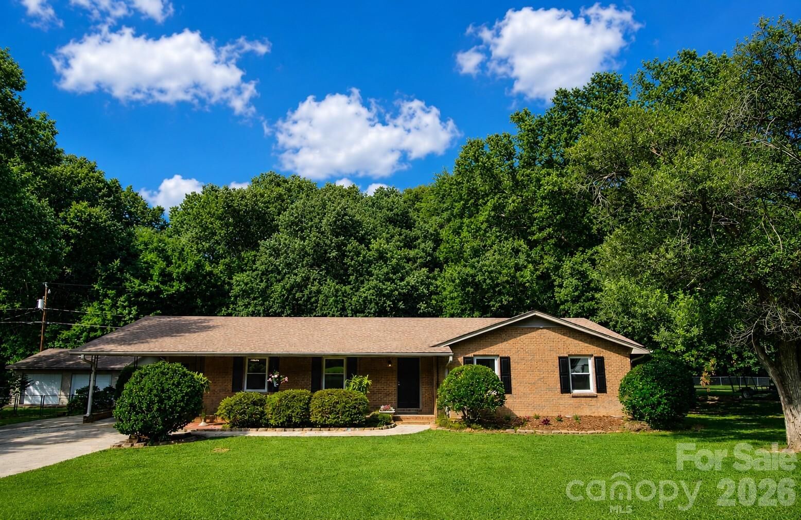 Property Photo: 2914 Dresden Drive NC 28054