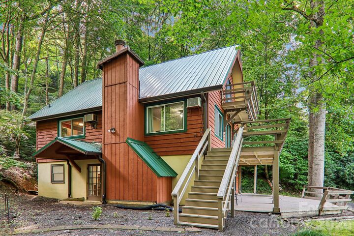 Property Photo:  330 Riddle Cove Road  NC 28751 