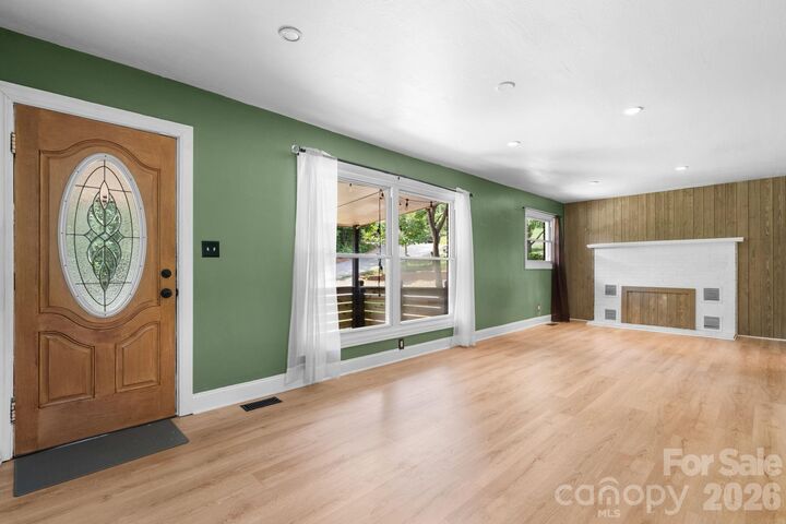 Property Photo:  248 Hemlock Street  NC 28638 