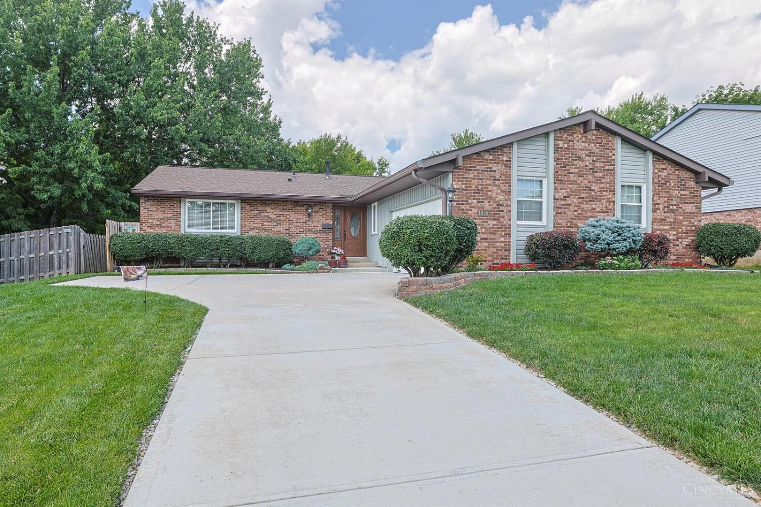 Property Photo:  1858 Fallbrook Lane  OH 45240 