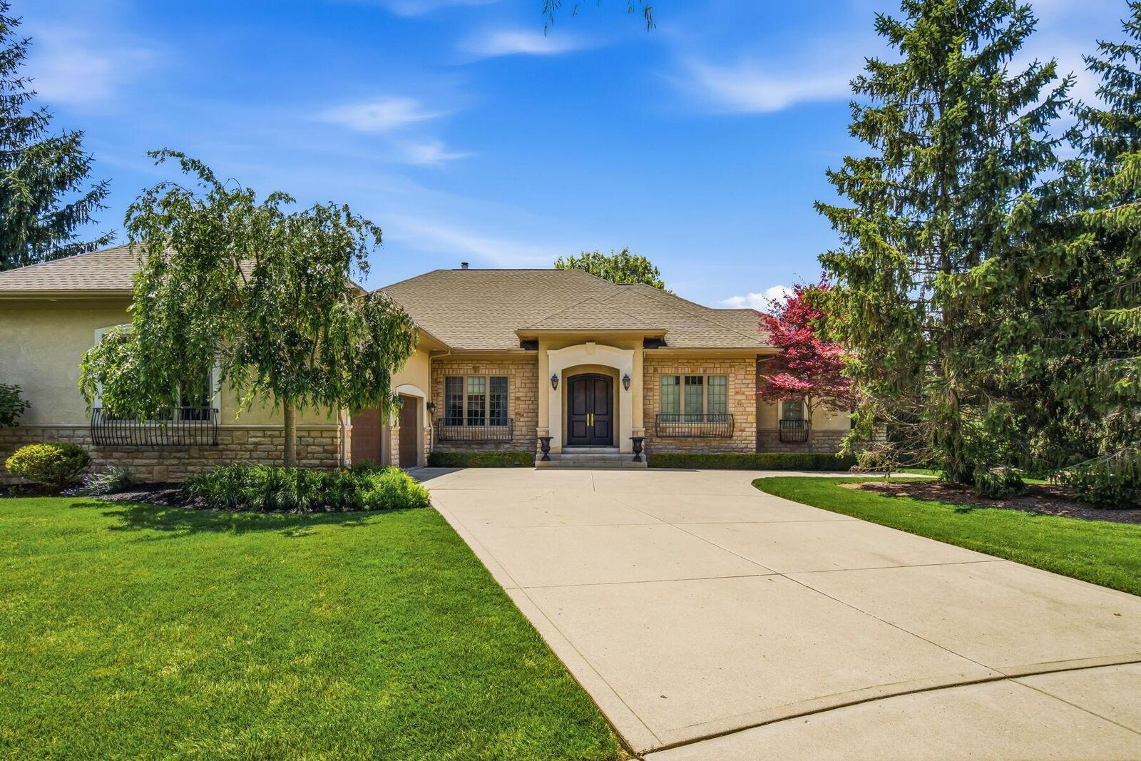 Property Photo:  7843 Windy Hill Court  OH 43016 