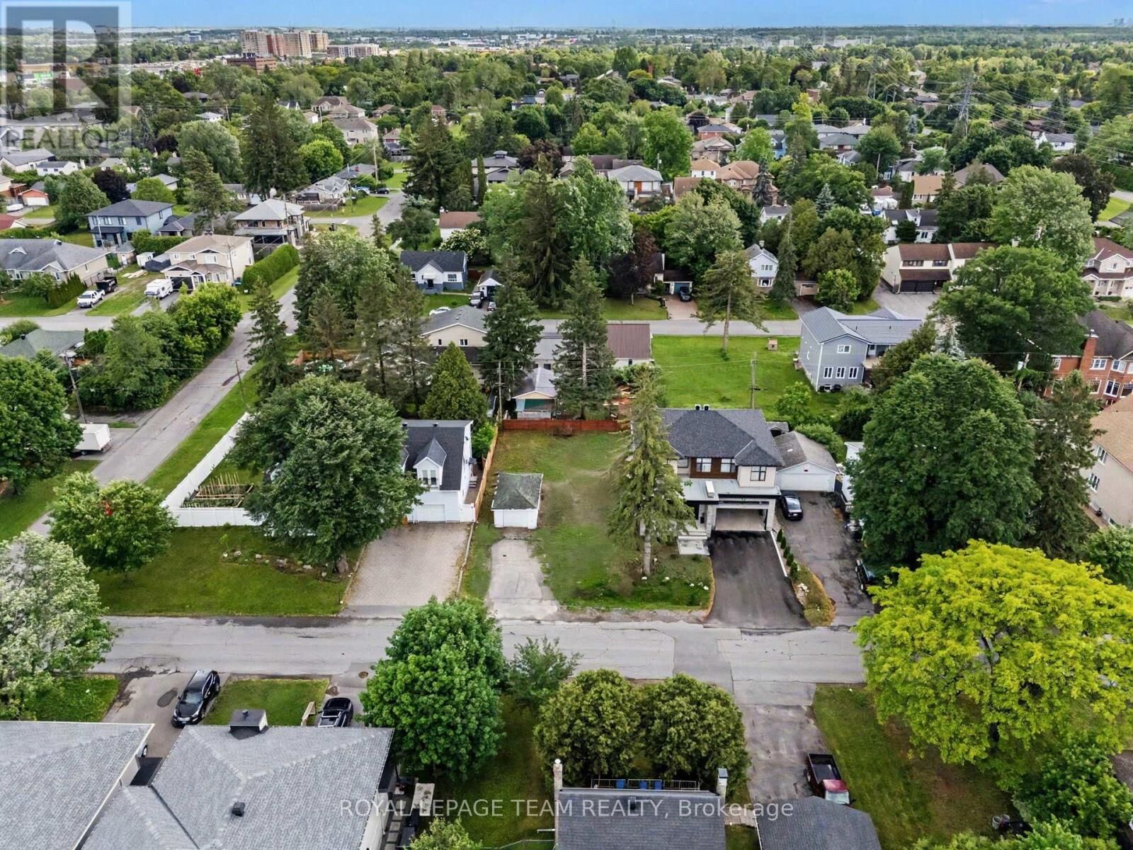 Property Photo:  50 Lotta Avenue  ON K2G 6B5 