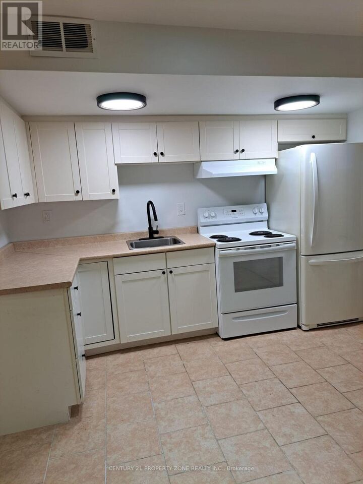 Property Photo:  3281 Sunlight Street  ON L5M 0G7 