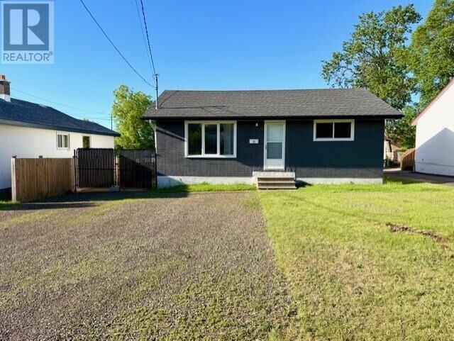 Property Photo:  17 Velva Ave  ON P7A 6N4 