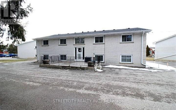 Property Photo:  19 Johnson Place 1  ON N5P 2E9 