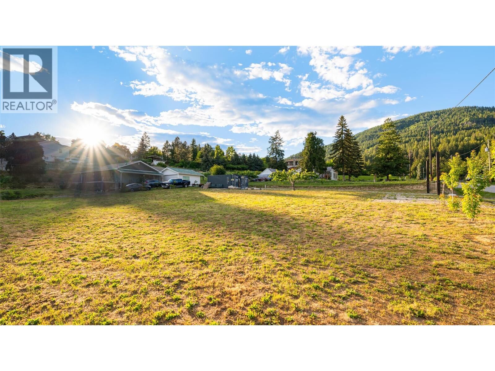 Property Photo:  2628 3 Highway  BC V0B 1G1 