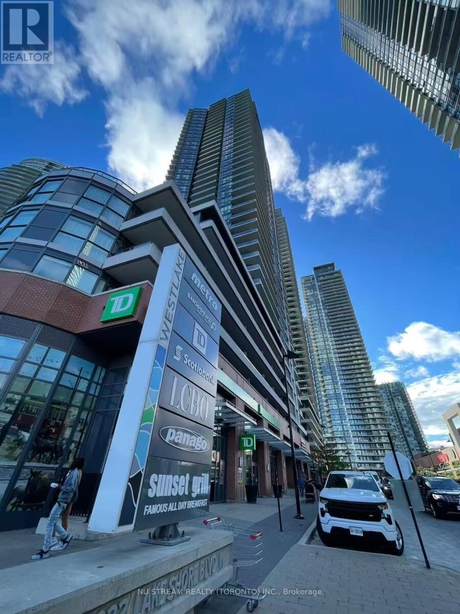 Property Photo: 2212 Lakeshore Boulevard West 805 ON M8V 0C2