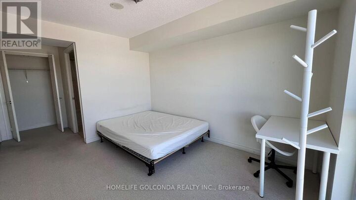 Property Photo:  Town Centre Crescent 3002  ON M1P 0B2 