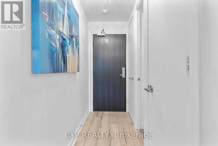 Property Photo:  165 Legion Road North 422  ON M8Y 0B3 