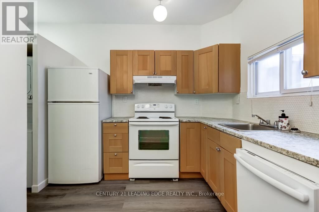Property Photo:  104 Leslie Street East Main Fl  ON M4M 3C7 