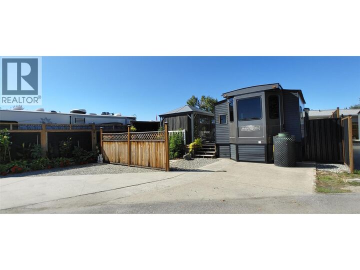 Property Photo:  415 Commonwealth Road 428  BC V4V 1P4 