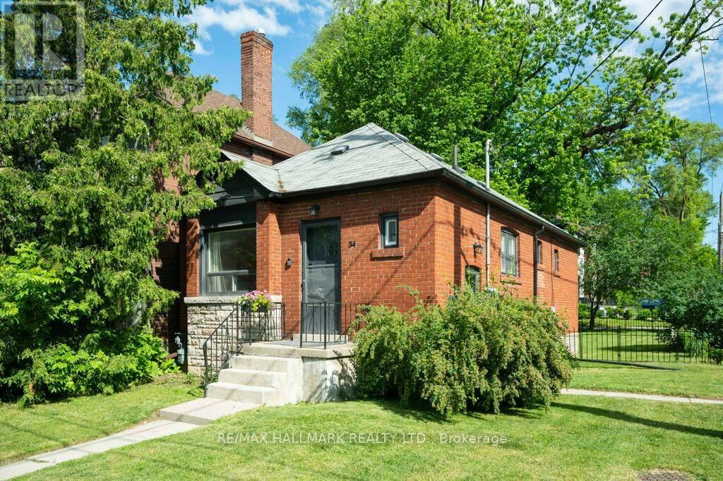Property Photo: 34 Gloucester Grove ON M6C 2A1