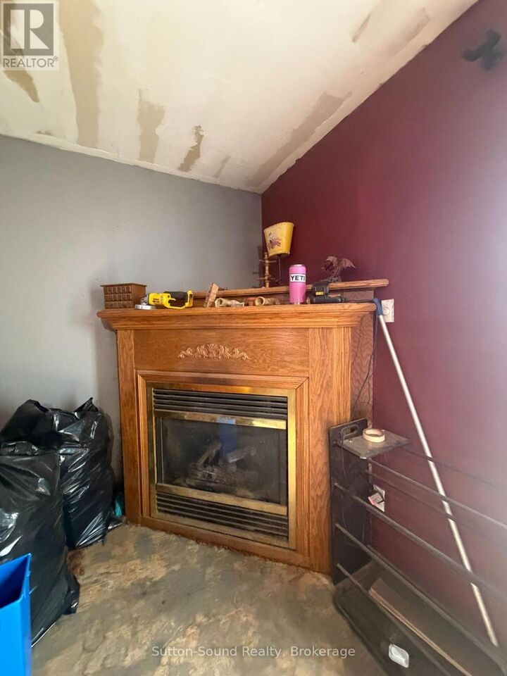 Property Photo: 1271 2nd Avenue East ON N4K 2J2