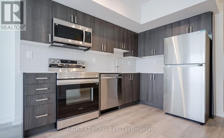 Property Photo: 1435 Celebration Drive 2803 ON L1W 0C3