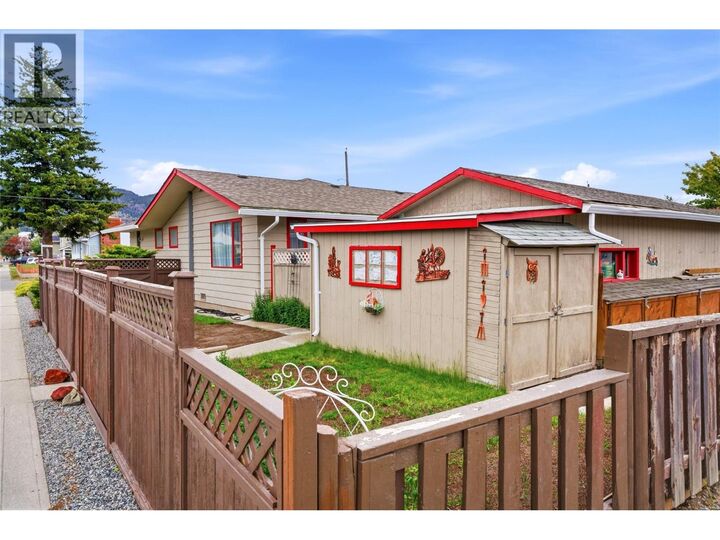 Property Photo: 2102 Clapperton Avenue BC V1K 1B8