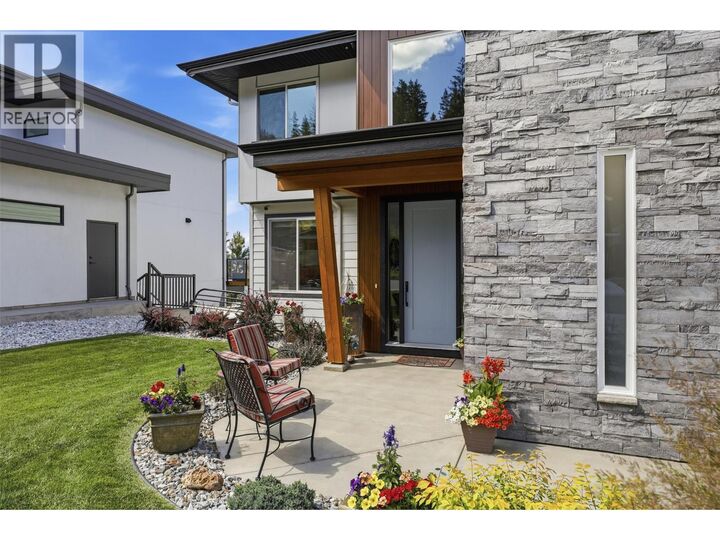 Property Photo: 2137 Lupin Court BC V2E 0E2