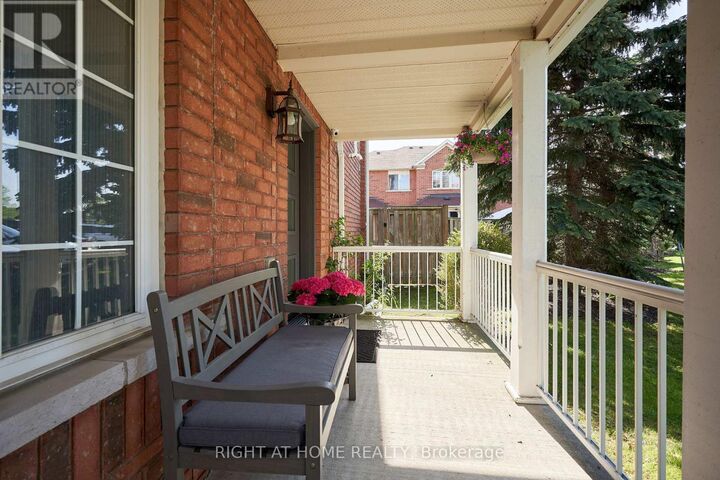 Property Photo: 271 Richvale Drive South 24 ON L6Z 4W7