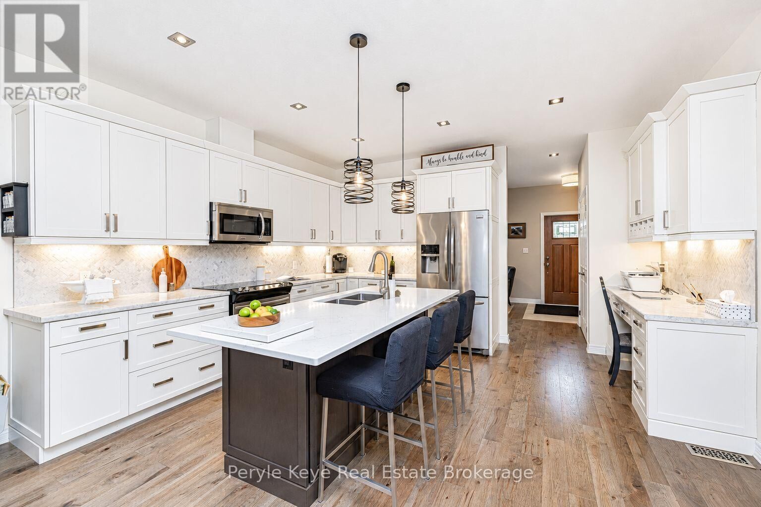 Property Photo:  6 Serenity Place Crescent  ON P1H 0C4 