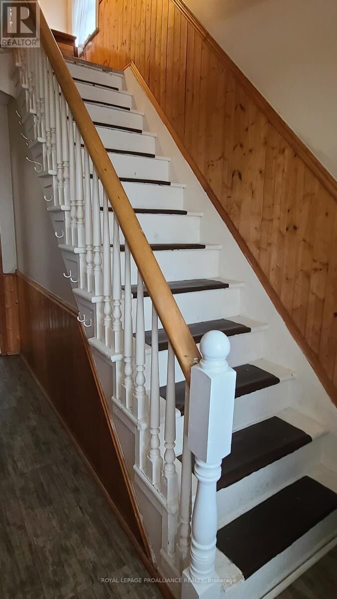 Property Photo:  739 Edward Street  ON K0E 1T0 