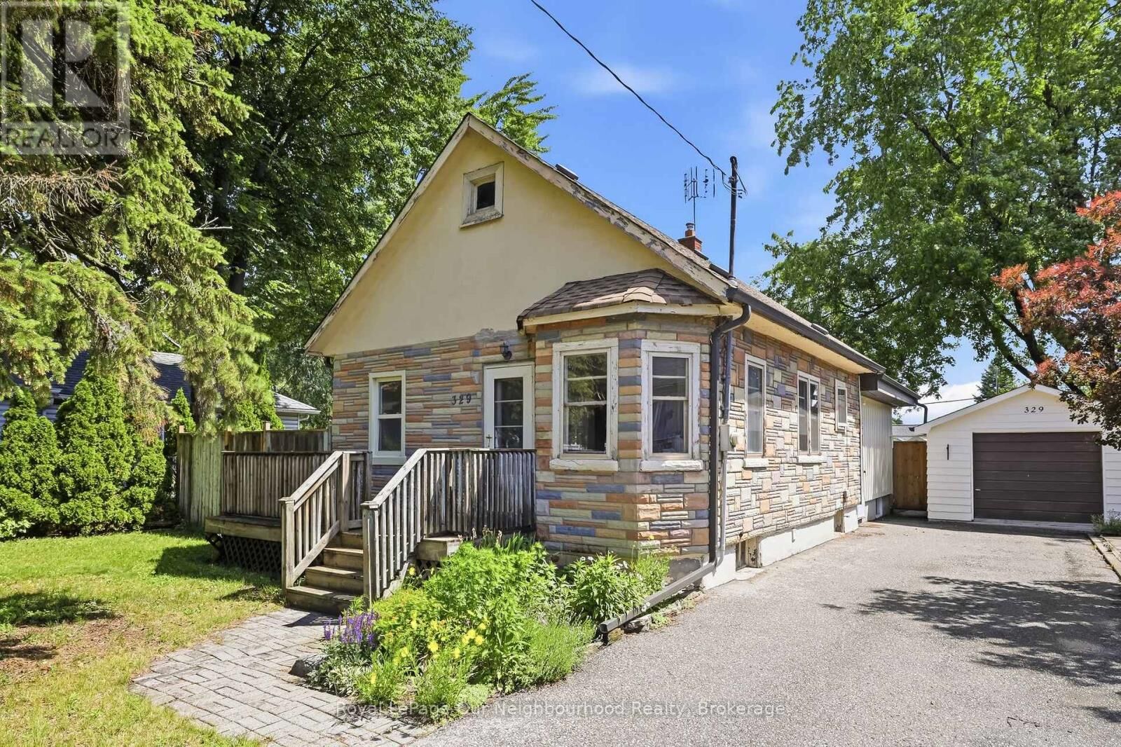 Property Photo: 329 Perry Street ON L1N 4C2