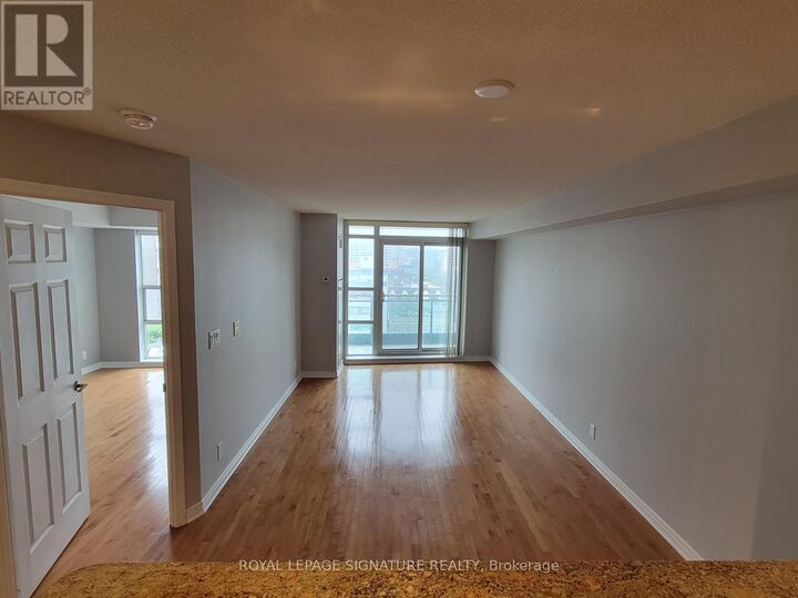 Property Photo:  736 Spadina Avenue 906  ON M5S 2J6 