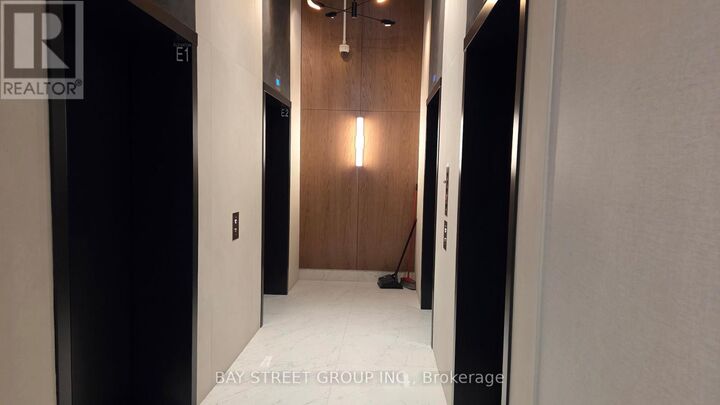 Property Photo: 1185 Dupont Street 808 ON M6H 0G5