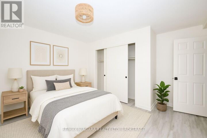 Property Photo:  141 Plymouth Road Unit 8  ON L3B 3C8 