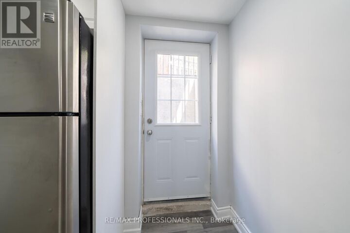 Property Photo:  3188 Cambourne Crescent Lower  ON L5N 5G1 