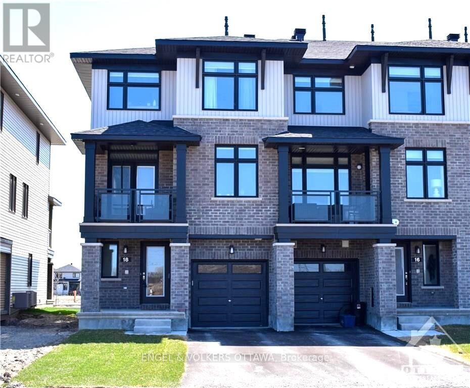Property Photo: 18 Verglas Lane ON K1W 0P5