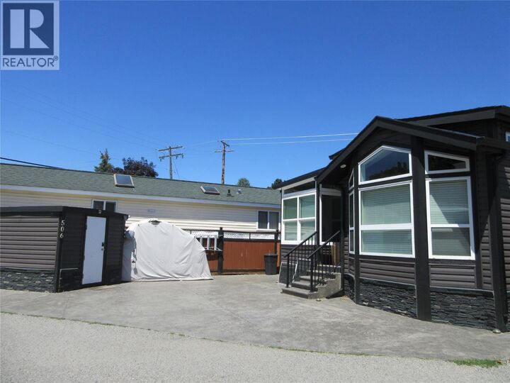 Property Photo: 415 Commonwealth Road 506 BC V4V 1P4