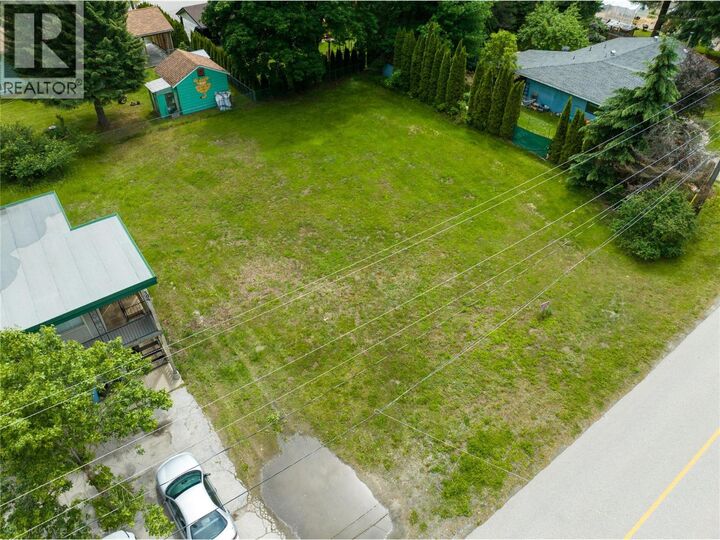 Property Photo:  113 Motel Avenue  BC V0G 1Z0 