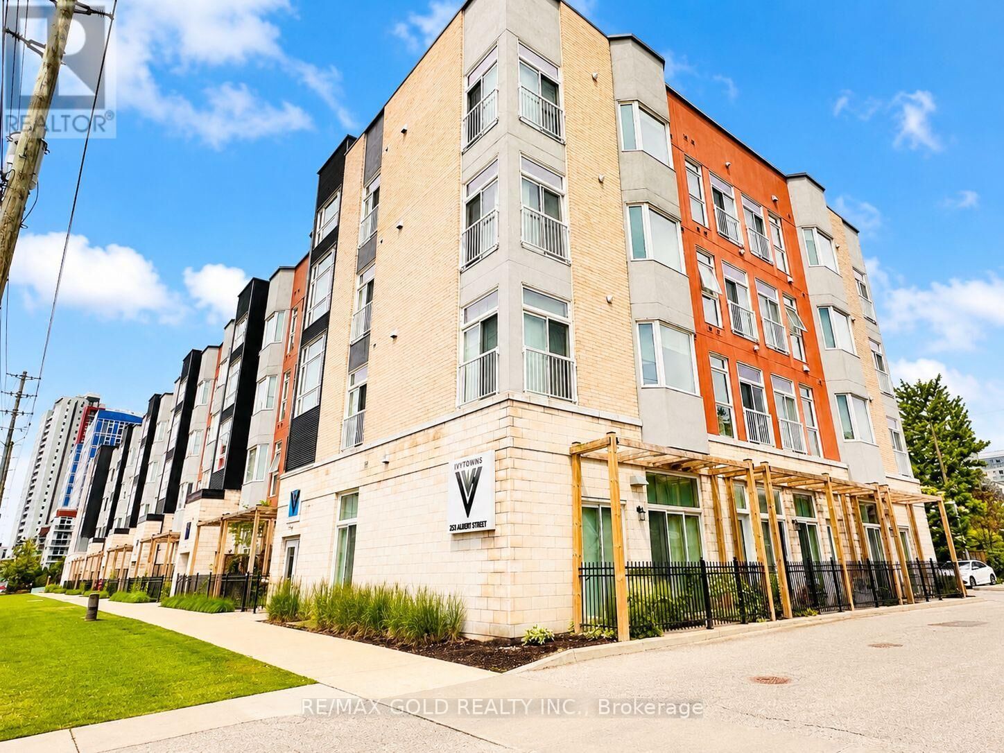 Property Photo:  253 Albert Street 112  ON N2L 0G3 